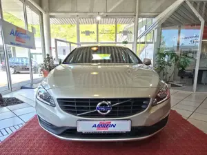 Volvo V60 Kombi Kinetic+NAVI+WINTER+KLIMAAUTO+TEMPOMAT