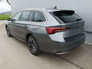 Skoda Octavia Kombi Selection 1.5 TSI DSG ABT AHK ACC Kamera Sun Bild 2