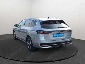 Volkswagen Passat Variant 2.0TDI 4Motion DSG Elegance Matrix AHK Navi HUD 36 Bild 4