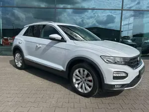 Volkswagen T-Roc 2.0 TDI Sport AHK ACC SHZ Kamara Navi Bild 3