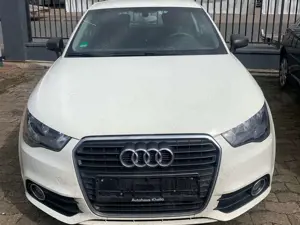 Audi A1 attraction Neu TÜV