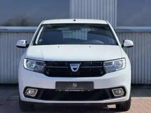 Dacia Sandero Comfort Klima Tempomat PDC   1 Hand Bild 3