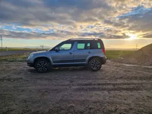 Skoda Yeti 1.2 TSI Active,TÜV neu, AHK, Sommer-Winterreifen