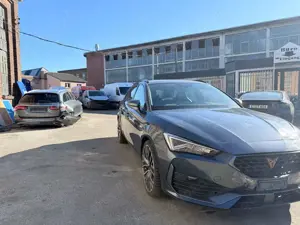 SEAT Leon CUPRA Sportstourer VZ 2.0 245PS Automatik 1. Hand!
