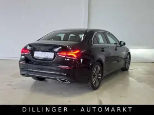 Mercedes-Benz A 220 d 8G Limousine LED Nav Kamera Distronic AHK Bild 2