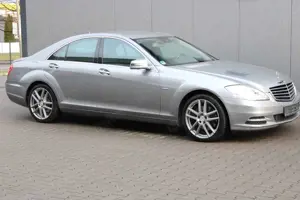 Mercedes-Benz S 400 Hybrid Bild 2