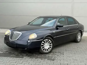 Lancia Thesis 3.2 V6 24V Comfortronic Emblema Bild 4