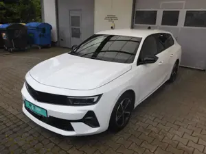 Opel Astra GS mit Anhängerkupplung