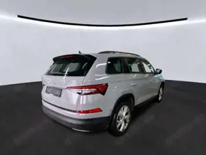 Skoda Kodiaq Tour 2.0 TDI DSG 4x4 AHK+TOTW+PANO+360KAM Klima Bild 4
