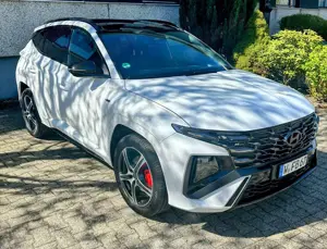Hyundai TUCSON 1.6 Hybrid 4WD N Line 8fach Bereift, PanoD.