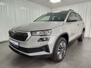 Skoda Karoq SELECTION AHK SHZ Kam LED CarPlay beh.Lenk Bild 3