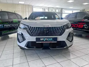 Peugeot 2008 Hybrid 136 Allure