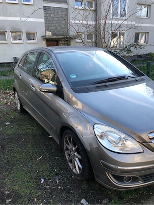 mercedes B180 Bild 2