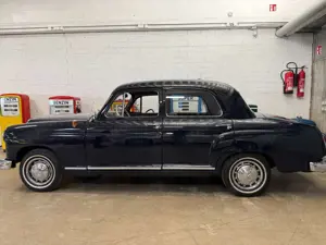 Mercedes-Benz 180 Ponton