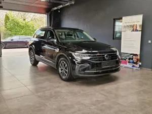 Volkswagen Tiguan Life 2,0TDI*KAMERA*AHK*NAVI*CLIMATRONIC