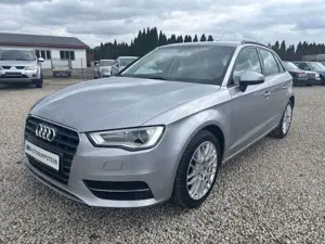 Audi A3 1.6 TDI Sportback Attraction +XENON+GRA+