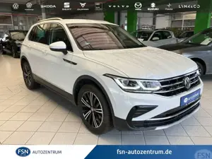 Volkswagen Tiguan 2.0 TDI Elegance DSG AHK STHZG NAVI MATRIX