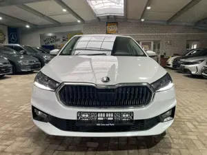 Skoda Fabia 1.0 TSI Style DSG Style LED SHZ DAB PDC Bild 3