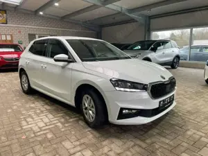 Skoda Fabia 1.0 TSI Style DSG Style LED SHZ DAB PDC Bild 2