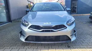 Kia Ceed / cee'd Gold 1.5 AT*LED*Navi*Shzg*Lhzg*PDC*Cam*17Zoll* ... Bild 2
