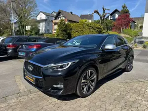 Infiniti Q30 2.0/AWD/Q30S/360°/Pano/Alcantara Bild 3