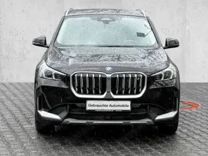 BMW iX1 xDrive30 DA+LENKR-HEIZ+LEDSHZNAVI+DAB Bild 4