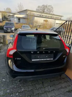 Volvo V60 D5 Geartronic Summum Bild 2