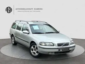 Volvo V70 2.4 Comfort*AHK*1.Hand DR*8fach bereift*