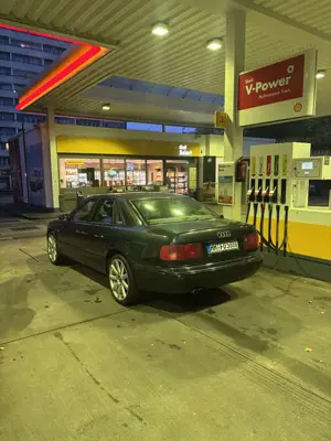 Audi A8 4.2 quattro Bild 3