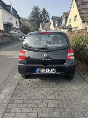 Renault Twingo 1.2 Authentique Bild 2