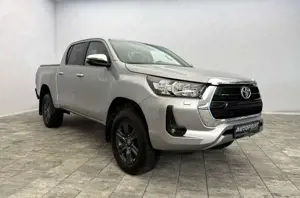 Toyota Hilux 2.8 D-4D 4x4 °RFK°SHZ°DAB°Rollo°AHK°