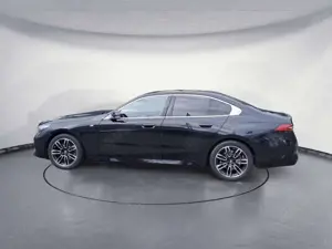 BMW 520 d xDrive Limousine M Sport Komfortsitze el. M Bild 3