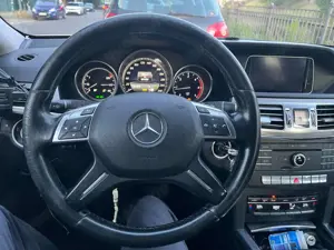 Mercedes-Benz 220