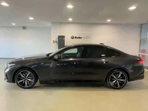 BMW 550 e xDrive M Sport 20'' IconGl Pano BW KomfSi belüf Bild 5