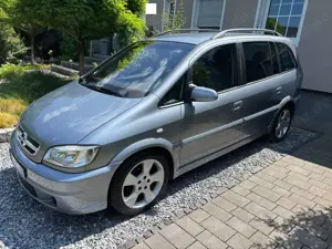 Opel Zafira Bild 2