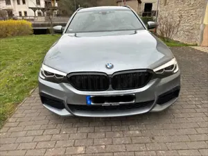 BMW 540 540i xDrive Touring Aut. Sport Line Bild 2