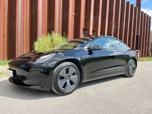 Tesla Model 3 Bild 2