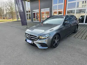 Mercedes-Benz E 350 *AMG Line*-Leder-SSD-AHK-Night-LED-Park Paket-19 Zoll