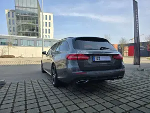 Mercedes-Benz E 350 *AMG Line*-Leder-SSD-AHK-Night-LED-Park Paket-19 Zoll Bild 5