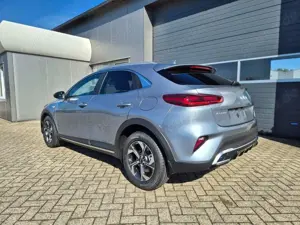Kia XCeed 1.6 T-GDi 150PS Automatik Klimaautomatik Bild 3