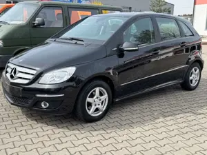 Mercedes-Benz B 160 Blue EFFICIENCY 1.5i Klima Panorama AHK
