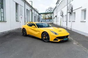 Ferrari F12 Berlinetta Giallo Modena *MwSt./Scheckheft*