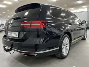 Volkswagen Passat Variant Highline 4Motion R LINE 239PS LEDER LED NAVI ACC Bild 4