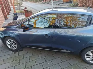 Renault Clio Clio 1.2 16V 75 LIMITED Bild 2