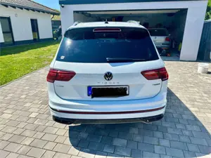 Volkswagen Tiguan Allspace 2.0 TDI SCR 4Motion DSG R-Line Bild 2