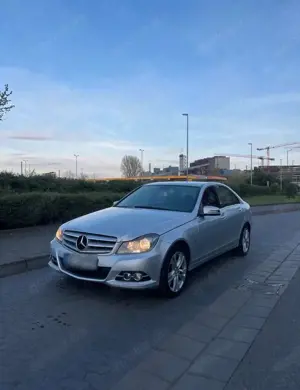 Mercedes-Benz C 200 CDI DPF (BlueEFFICIENCY) 7G-TRONIC Avantgarde