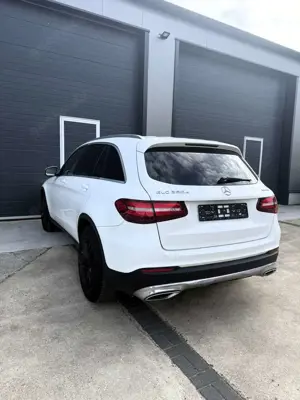 Mercedes-Benz GLC 250 4-Matic*Aut. | 2.Hd*AHK*Standheiz.*Sitzh*Unfall Bild 3