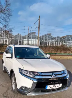 Mitsubishi Outlander Outlander 2.0  Edition 100