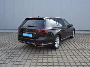 Volkswagen Passat Variant 2.0 TDI DSG Elegance AHK/MATRIX-LED/NAVI+VZE/RFK/ Bild 3