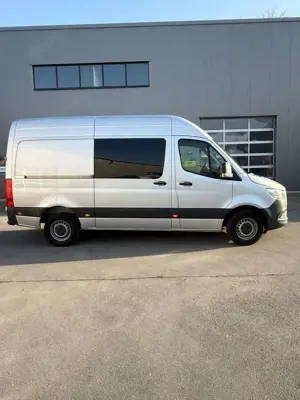 Mercedes-Benz Sprinter Bild 2